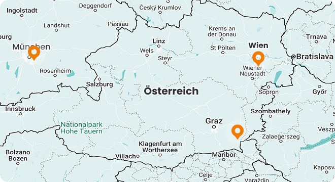 Die zentralen Niederlassungen der Fabrik für Jedermann befinden sich in Wien und München.